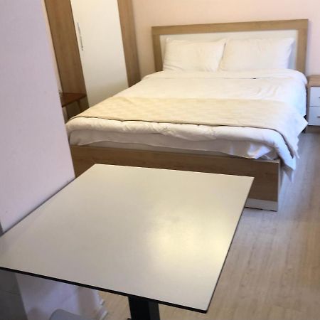 Itan'S Apartment-Lovely Guest Apartment In Center 티라나 외부 사진