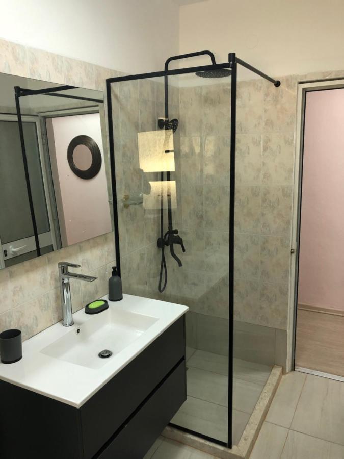 Itan'S Apartment-Lovely Guest Apartment In Center 티라나 외부 사진